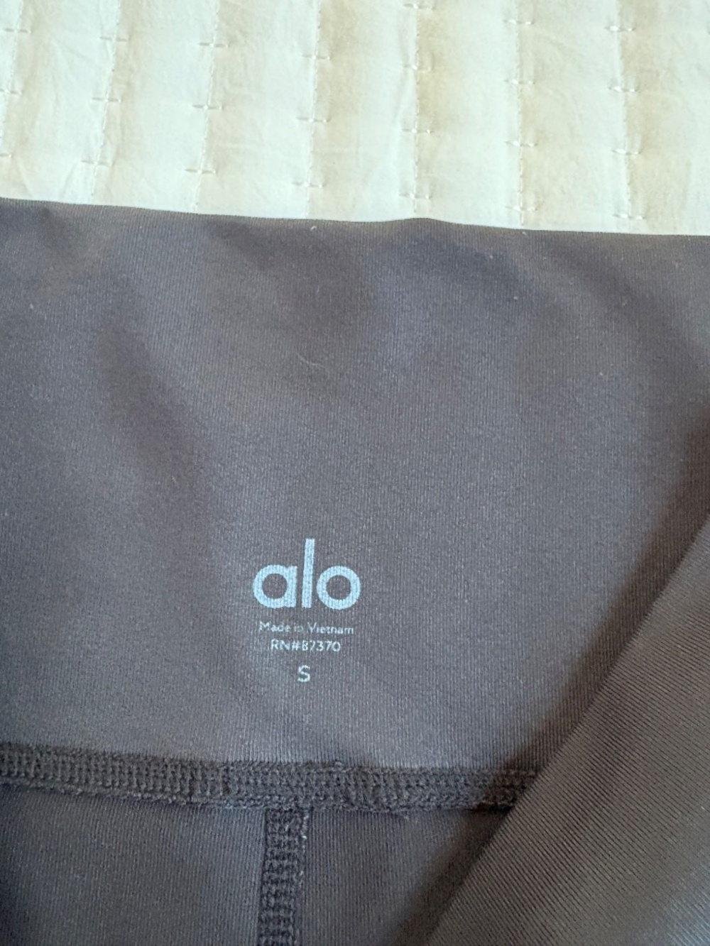 Alo Yoga Black High Waist Biker Shorts Size Small - Picture 3 of 8